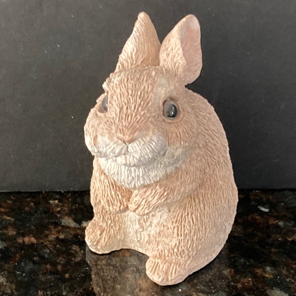 United Design Stone Critters Set of 5 Sitting Resin Bunnies/Rabbits/Made In USA - Picture 5 of 6